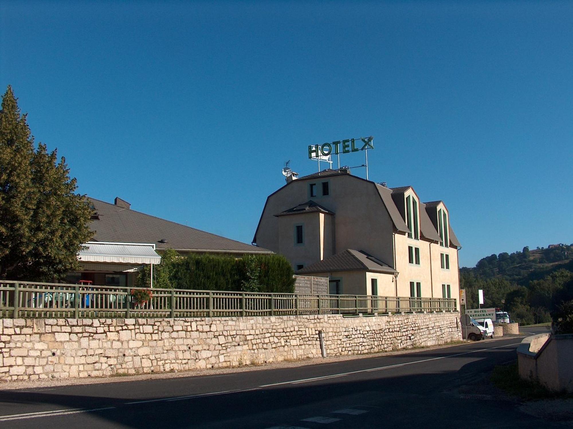 Hotel-Restaurant Le Calice Du Gevaudan - A75 Banassac Exteriér fotografie