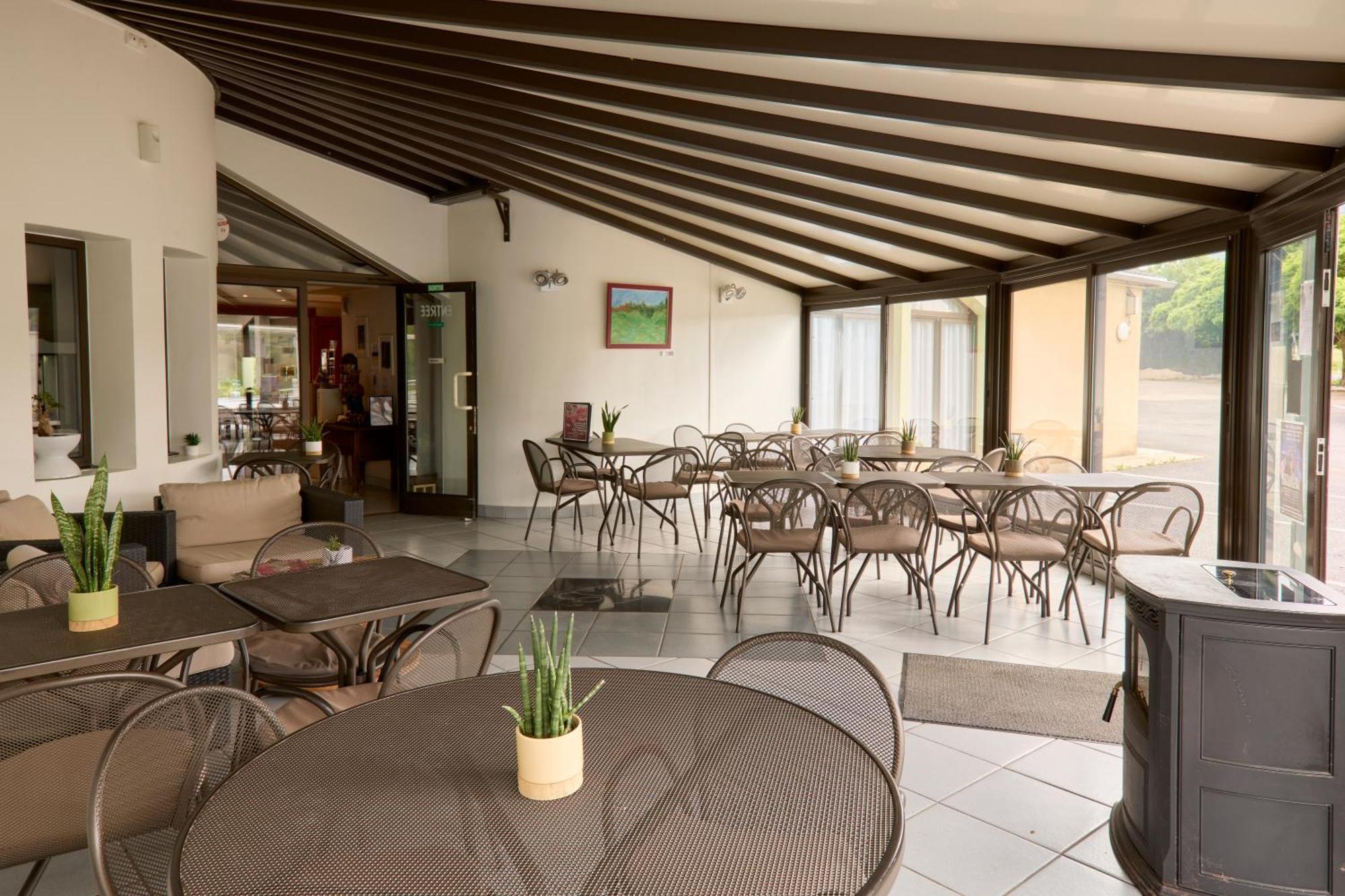 Hotel-Restaurant Le Calice Du Gevaudan - A75 Banassac Exteriér fotografie