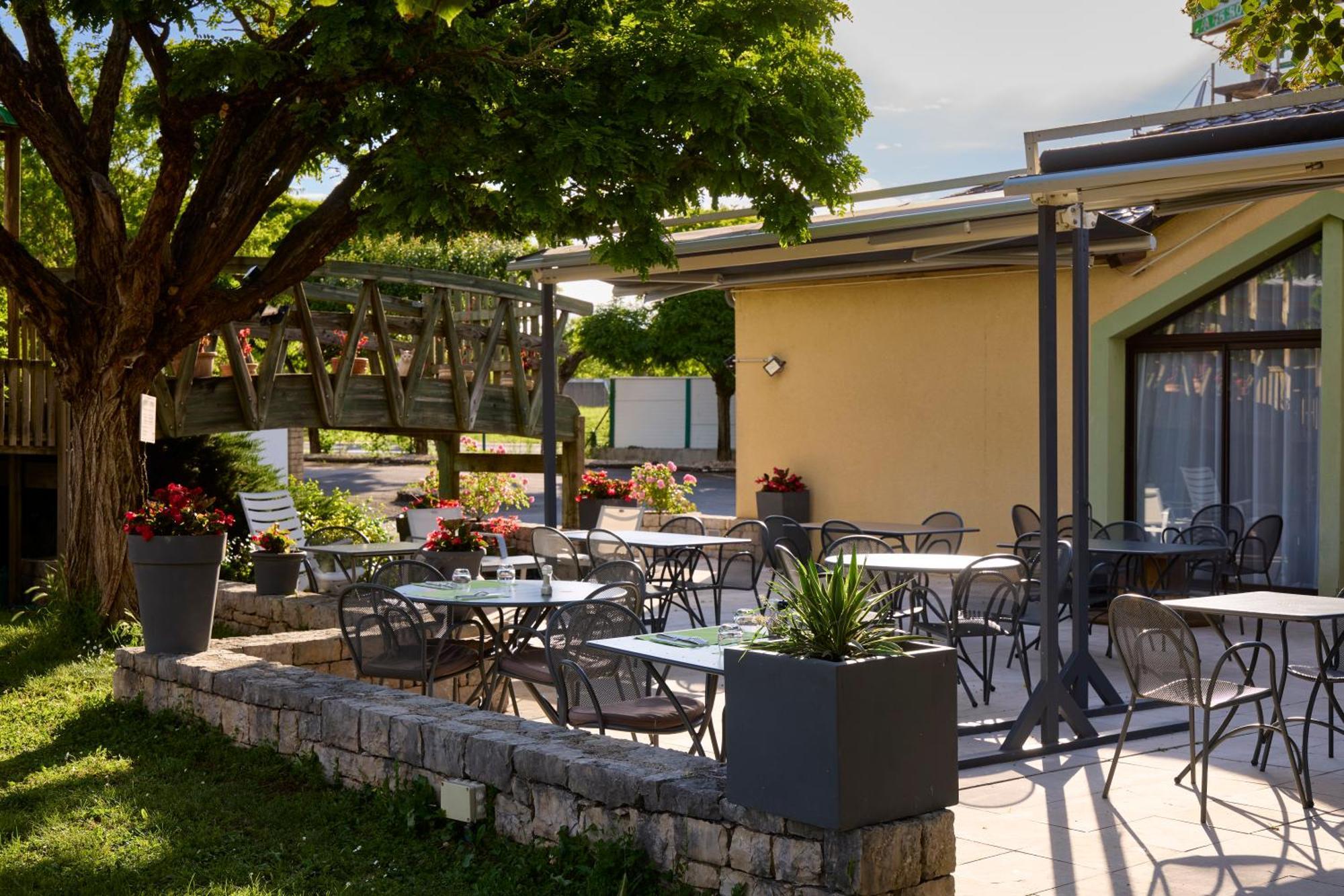 Hotel-Restaurant Le Calice Du Gevaudan - A75 Banassac Exteriér fotografie