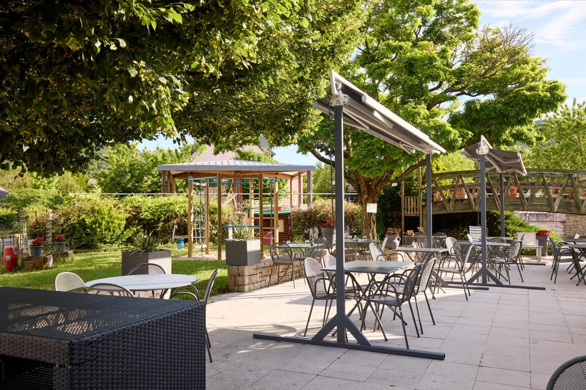 Hotel-Restaurant Le Calice Du Gevaudan - A75 Banassac Exteriér fotografie