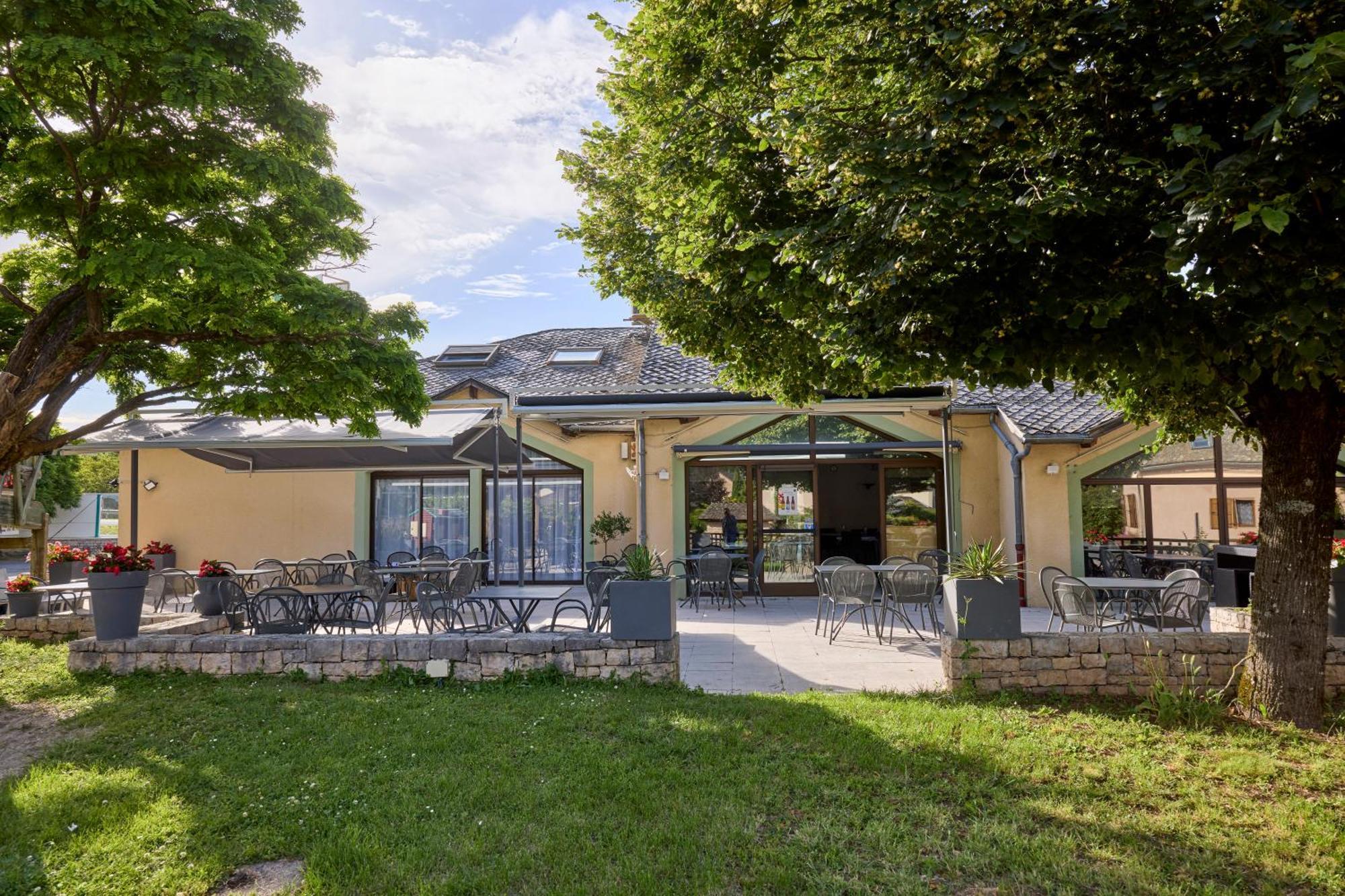 Hotel-Restaurant Le Calice Du Gevaudan - A75 Banassac Exteriér fotografie