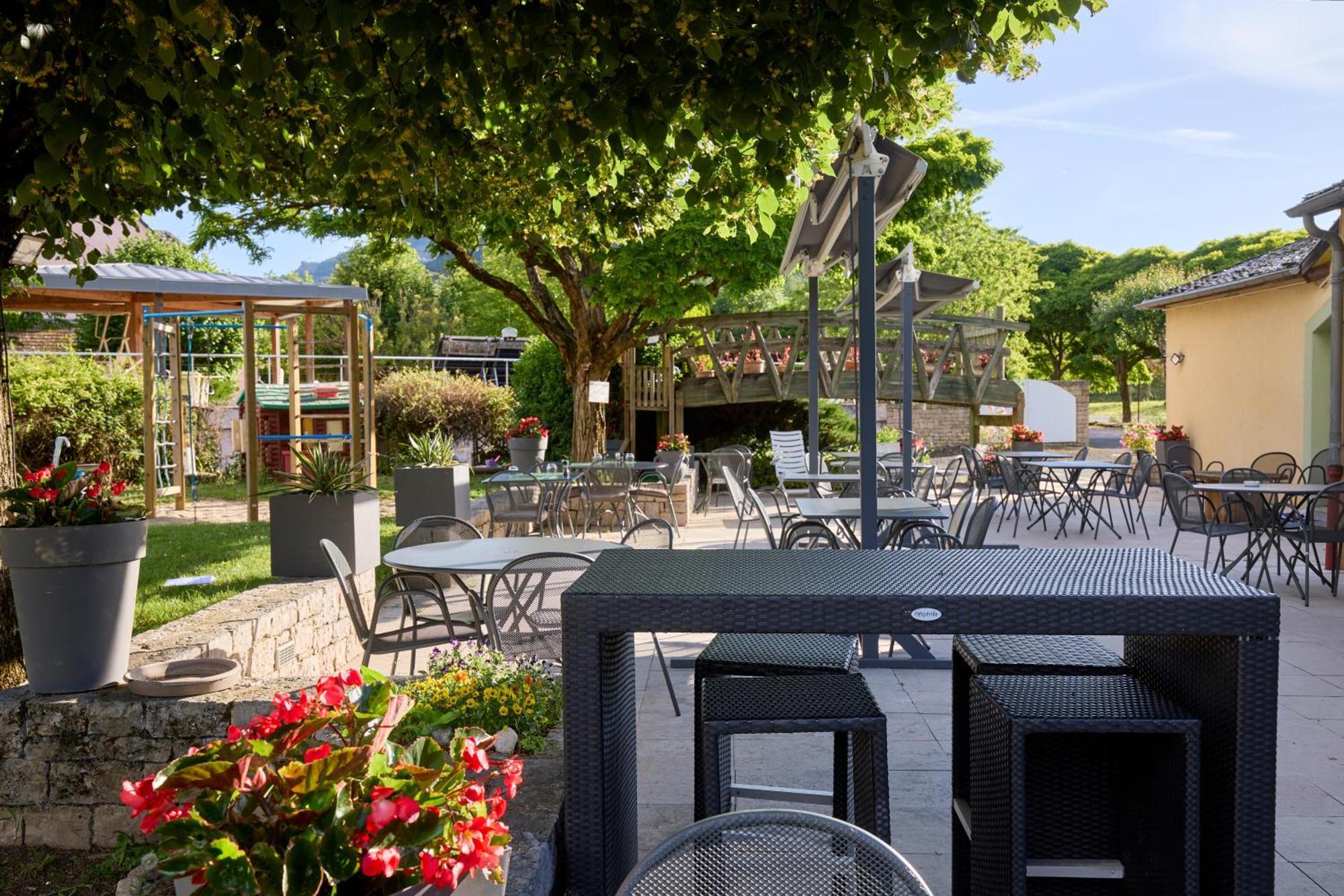 Hotel-Restaurant Le Calice Du Gevaudan - A75 Banassac Exteriér fotografie
