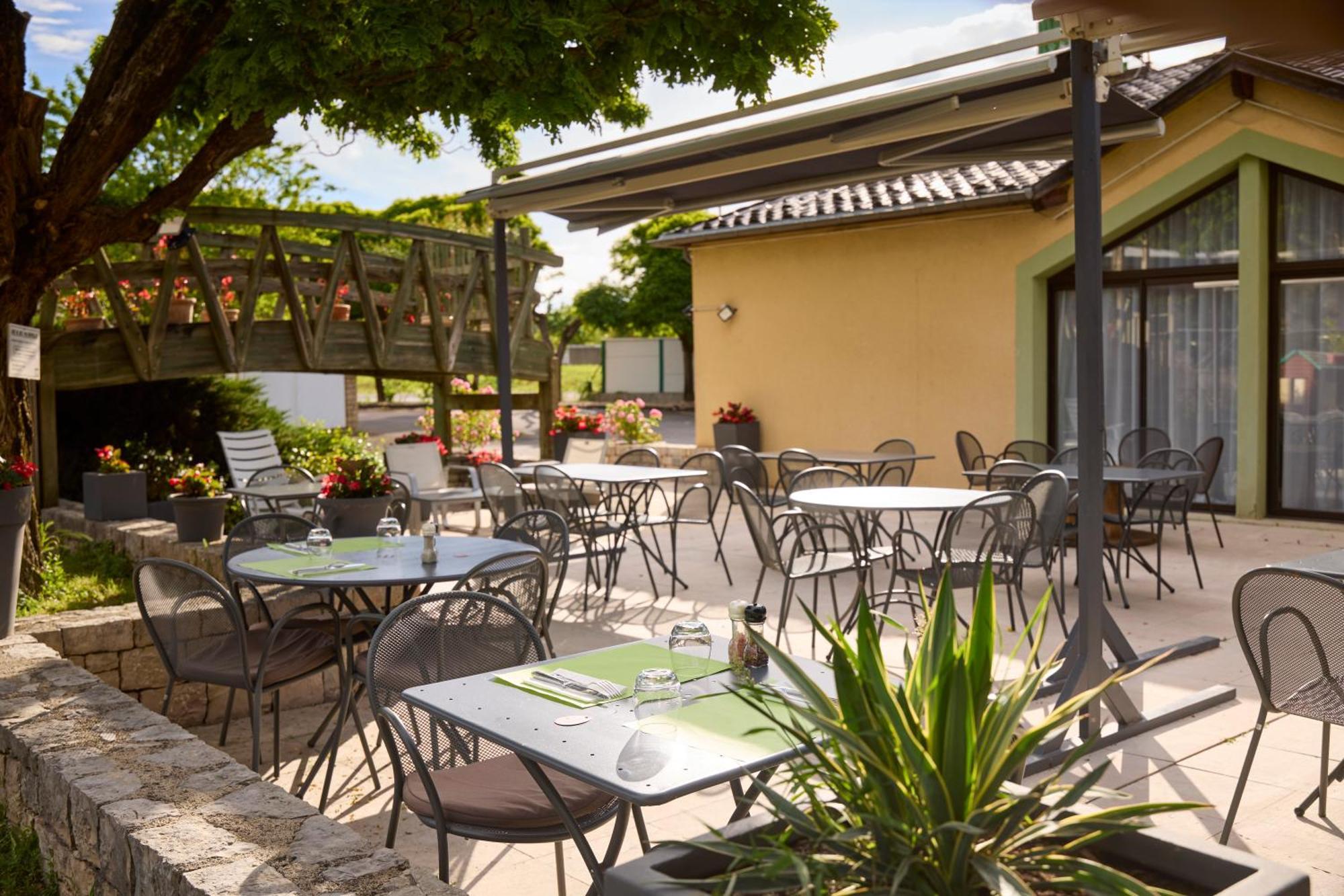 Hotel-Restaurant Le Calice Du Gevaudan - A75 Banassac Exteriér fotografie