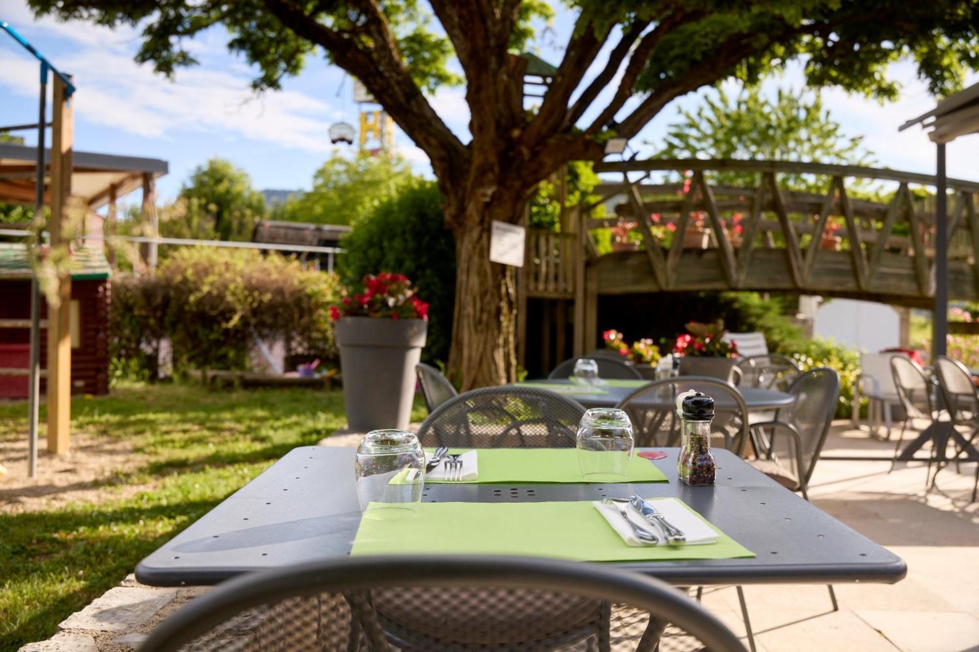 Hotel-Restaurant Le Calice Du Gevaudan - A75 Banassac Exteriér fotografie