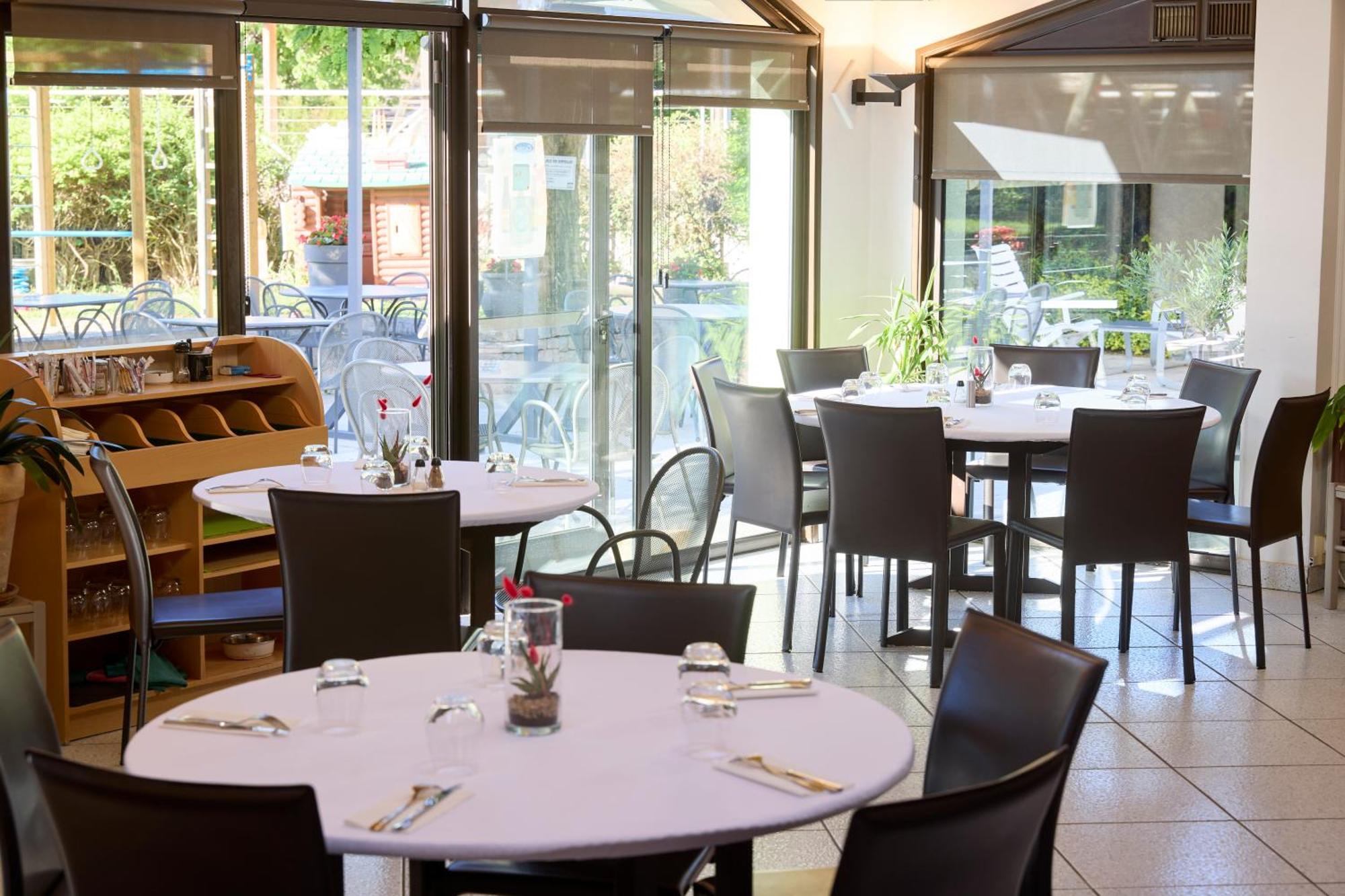 Hotel-Restaurant Le Calice Du Gevaudan - A75 Banassac Exteriér fotografie