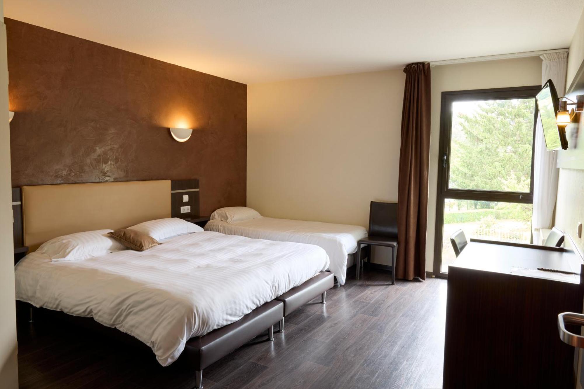Hotel-Restaurant Le Calice Du Gevaudan - A75 Banassac Exteriér fotografie