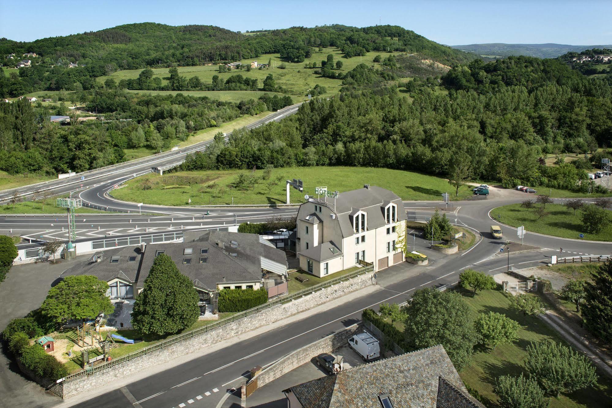 Hotel-Restaurant Le Calice Du Gevaudan - A75 Banassac Exteriér fotografie